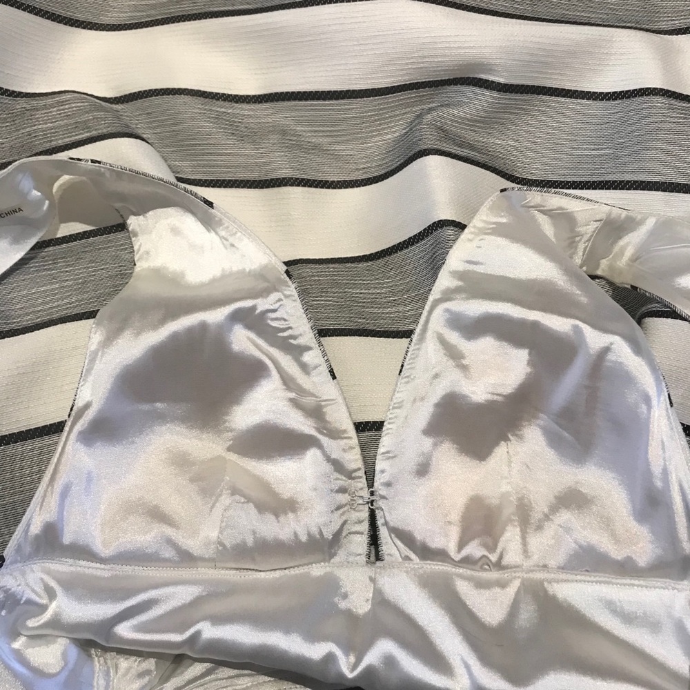HOST PICK! NWOT. Gray/ White Dress - Picture 12 of 16